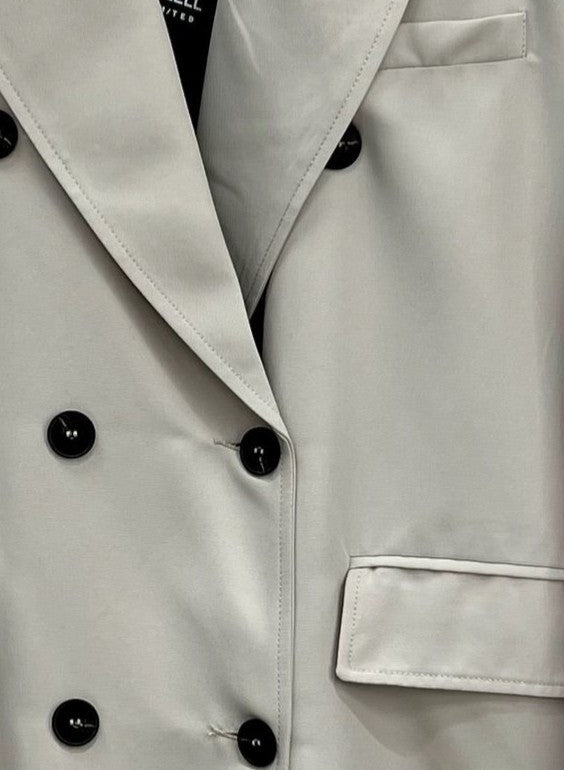 OVERSIZED COAT WITH DOUBLE-BREASTED CLOSURE