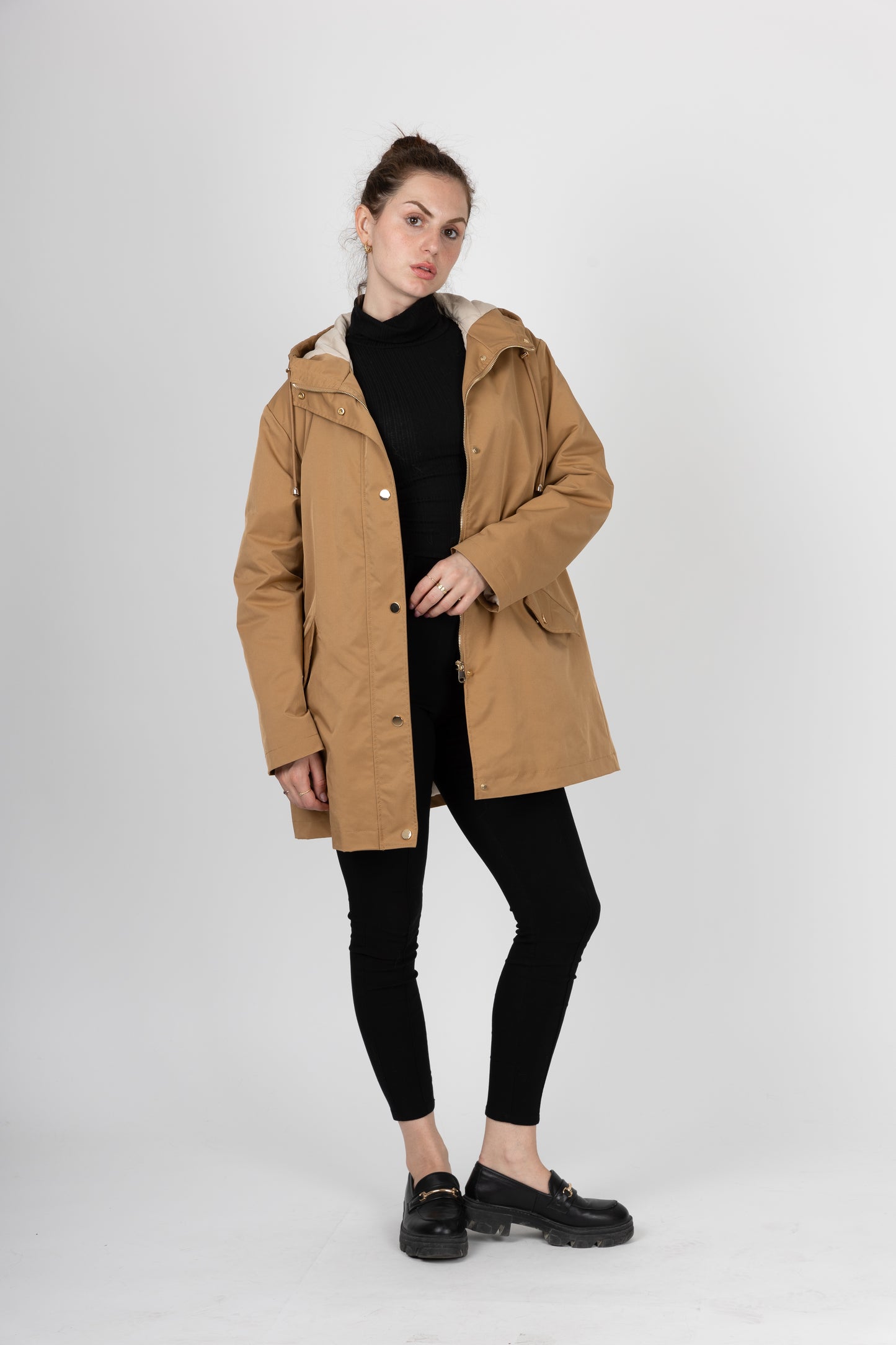 PARKA MI-LONGUE A CAPUCHE