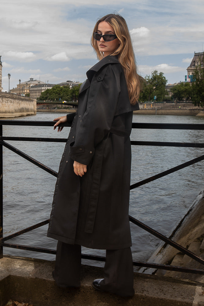 TRENCH LONG Á CEINTURE ET BOUTONS PRESSION