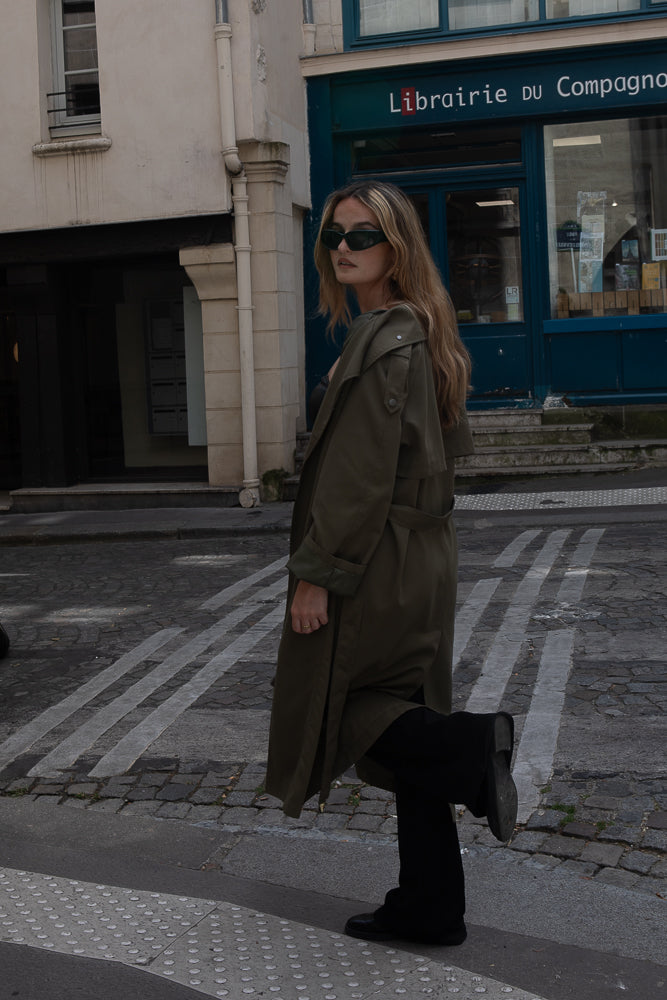 TRENCH LONG Á CEINTURE ET BOUTONS PRESSION