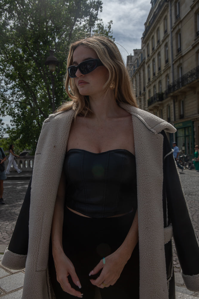 MANTEAU MI-LONG EN SIMILICUIR ET INTÉRIEUR FAUSSE FOURRURE