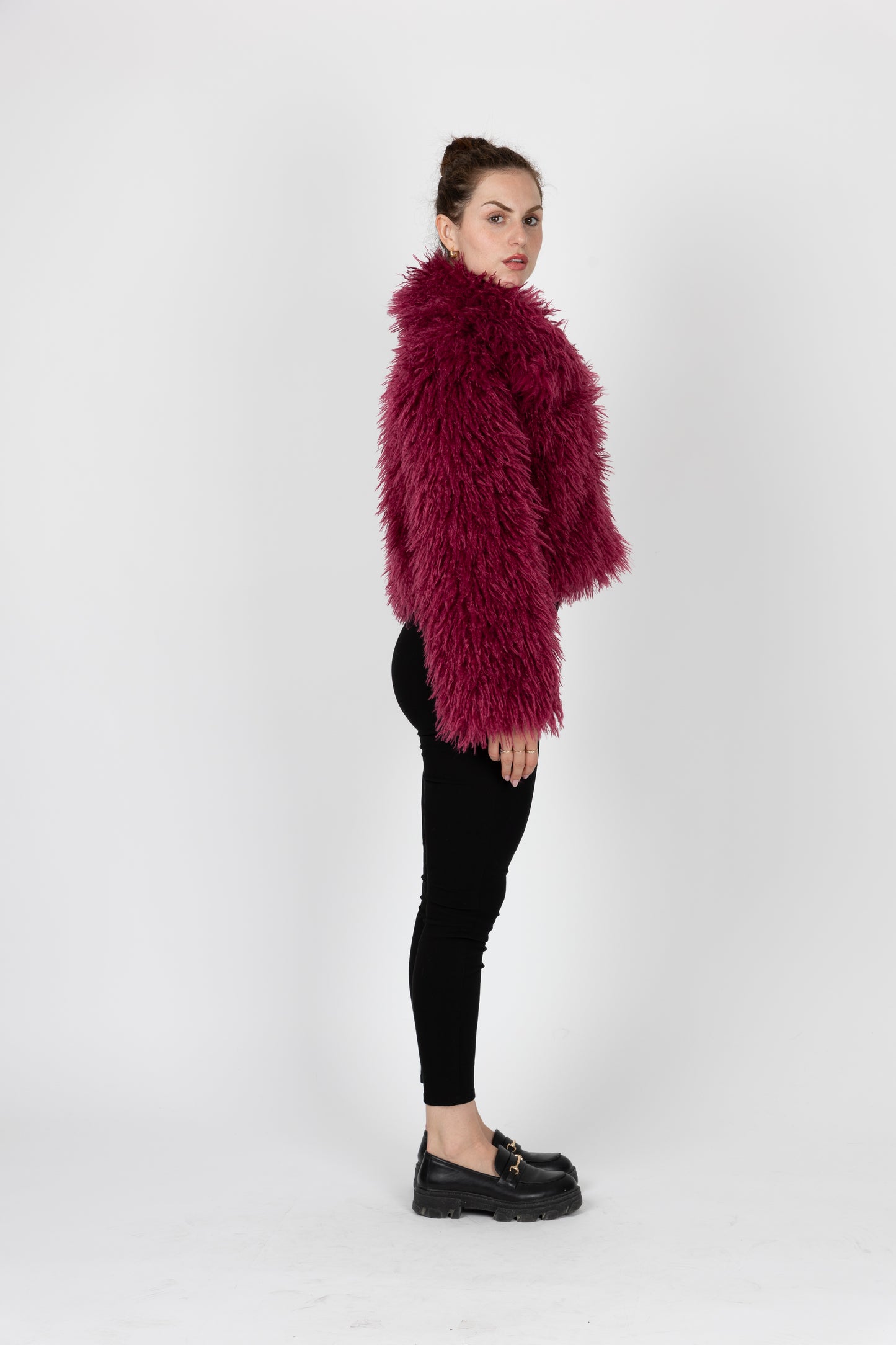 MANTEAU COURT EN FAUSSE FOURRURE MOUTON