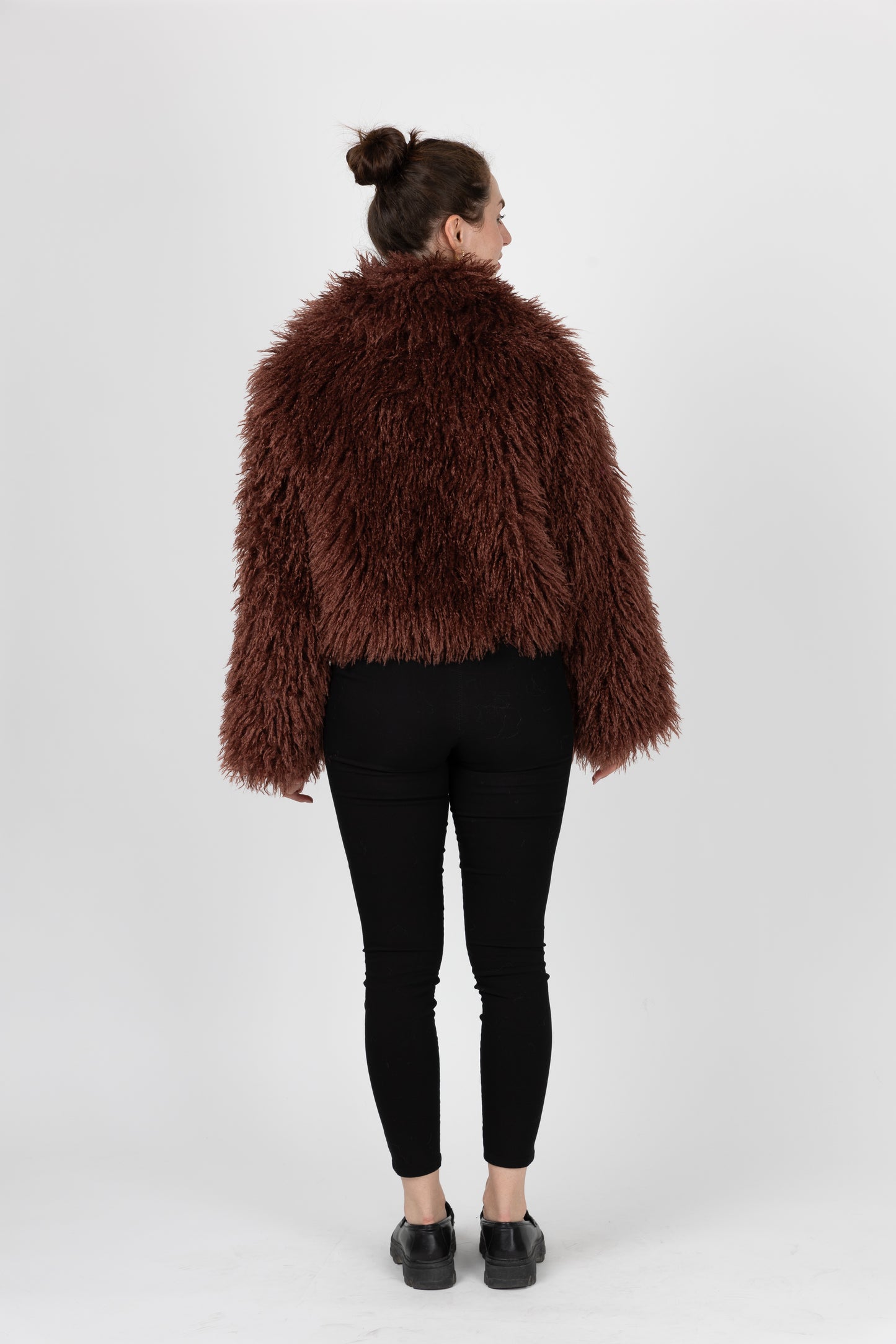 MANTEAU COURT EN FAUSSE FOURRURE MOUTON