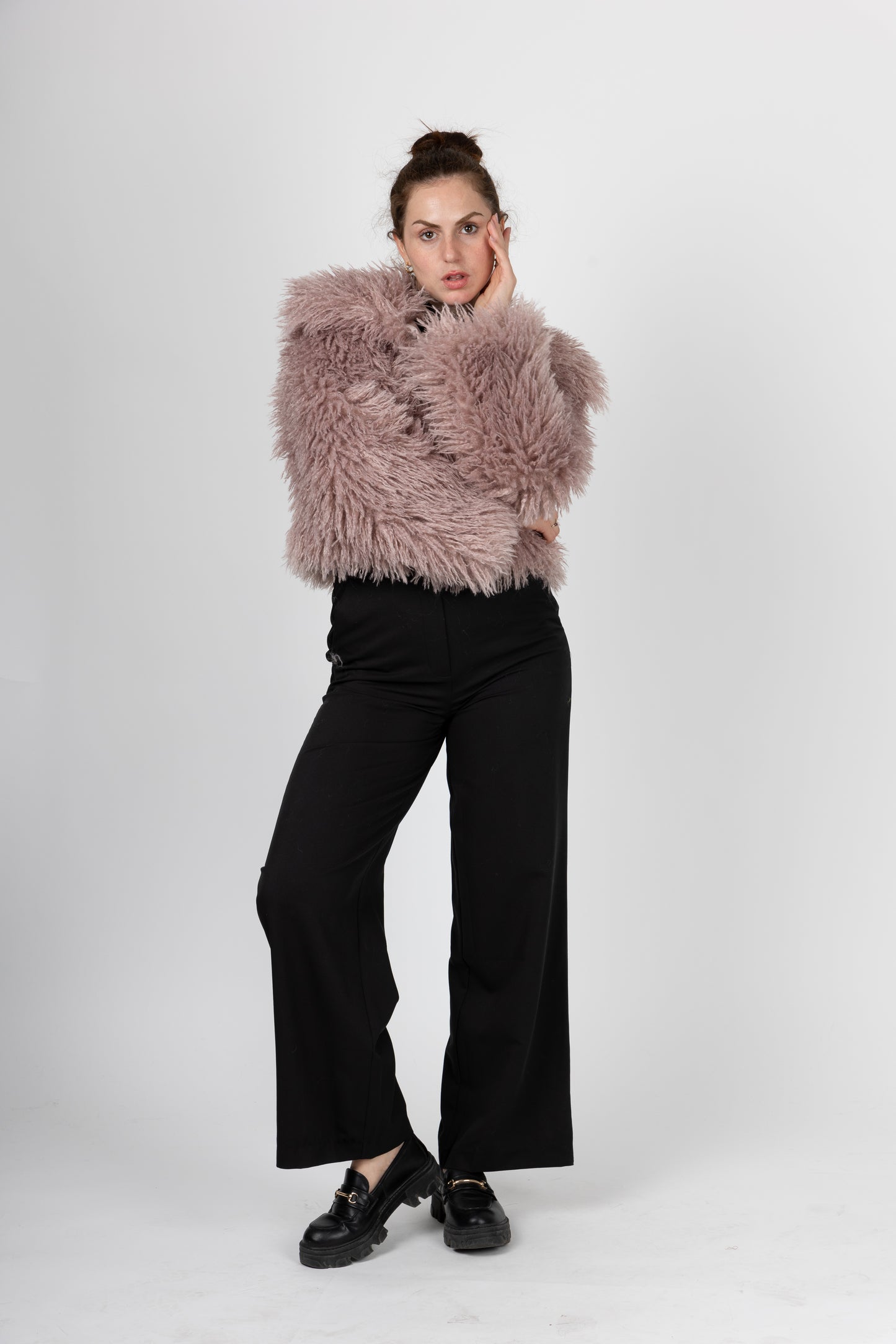 MANTEAU COURT EN FAUSSE FOURRURE MOUTON