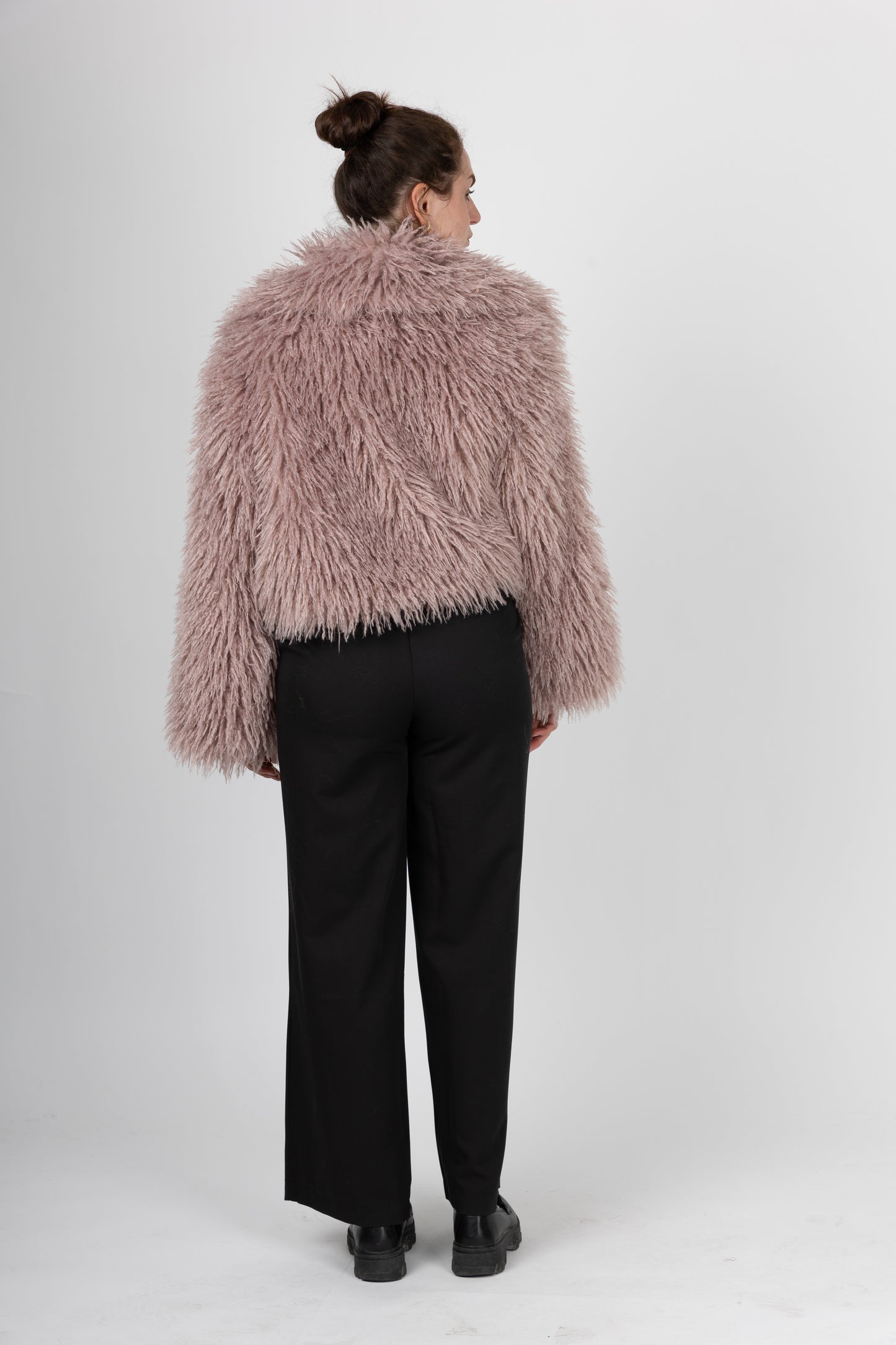 MANTEAU COURT EN FAUSSE FOURRURE MOUTON
