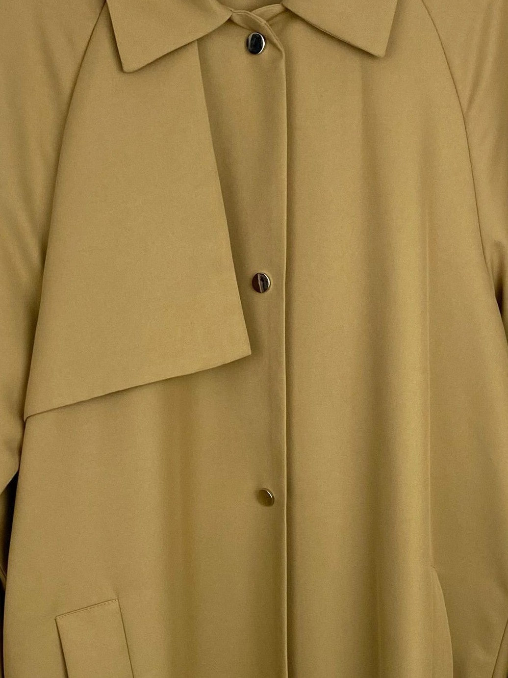 LONG ASYMMETRICAL TRENCH