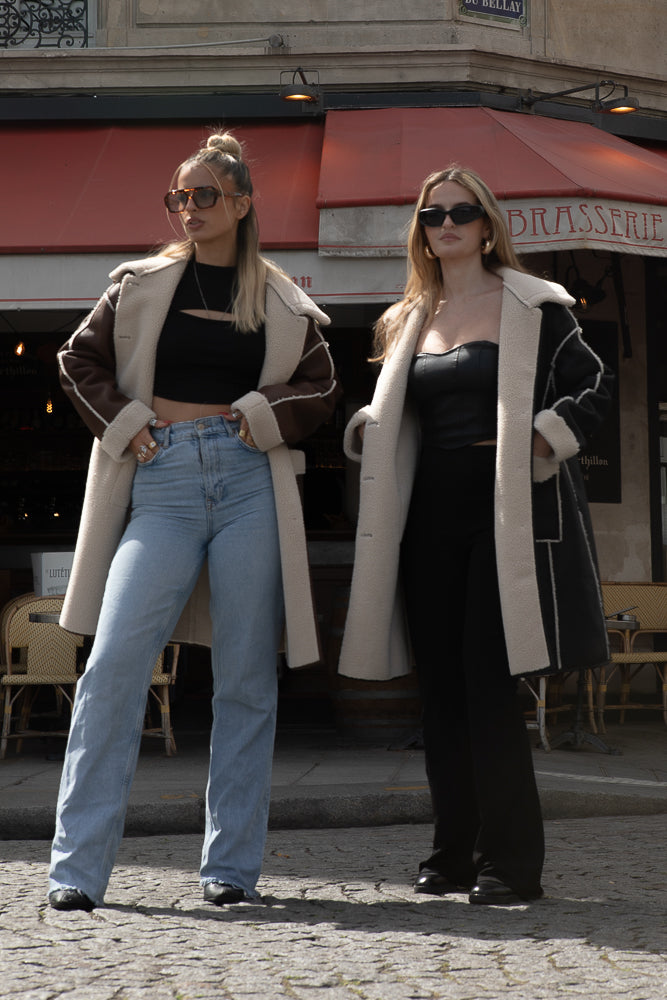 MANTEAU MI-LONG EN SIMILICUIR ET INTÉRIEUR FAUSSE FOURRURE