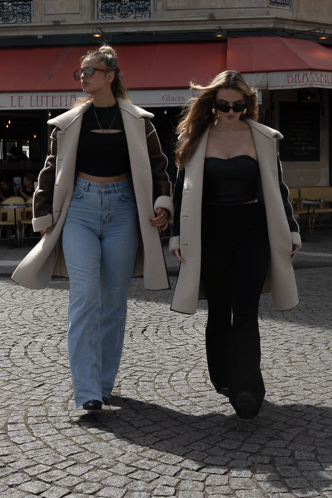 MANTEAU MI-LONG EN SIMILICUIR ET INTÉRIEUR FAUSSE FOURRURE
