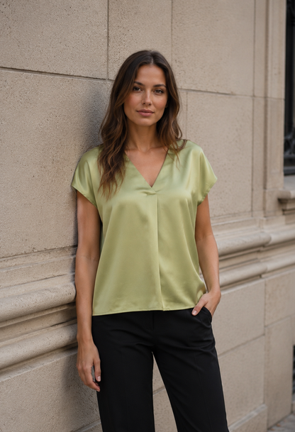 BLUSA DE SATÉN DE MANGA CORTA