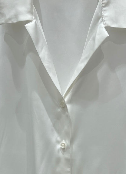 CAMISA SATINADA DE MANGA CORTA
