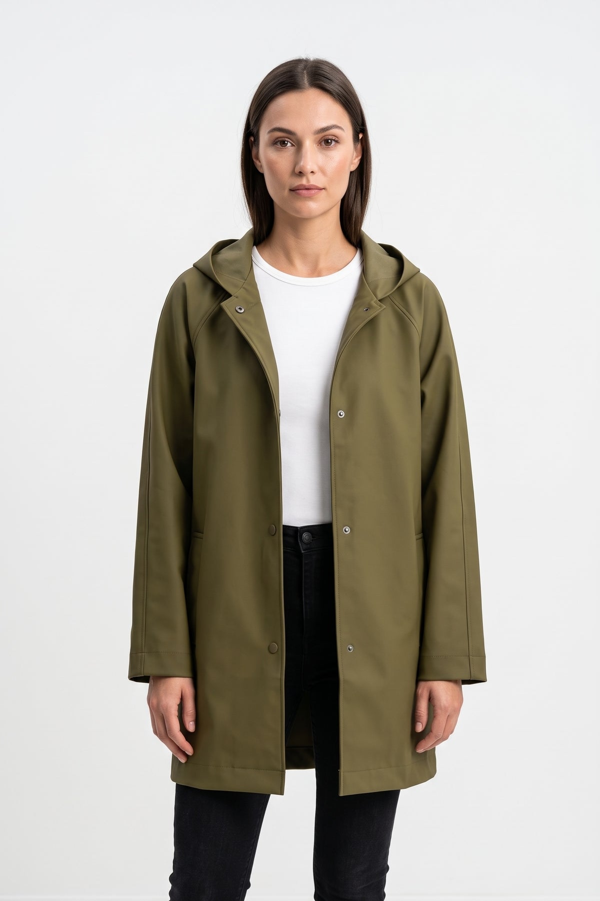 PARKA IMPERMEABLE DE LARGO MEDIO CON CAPUCHA
