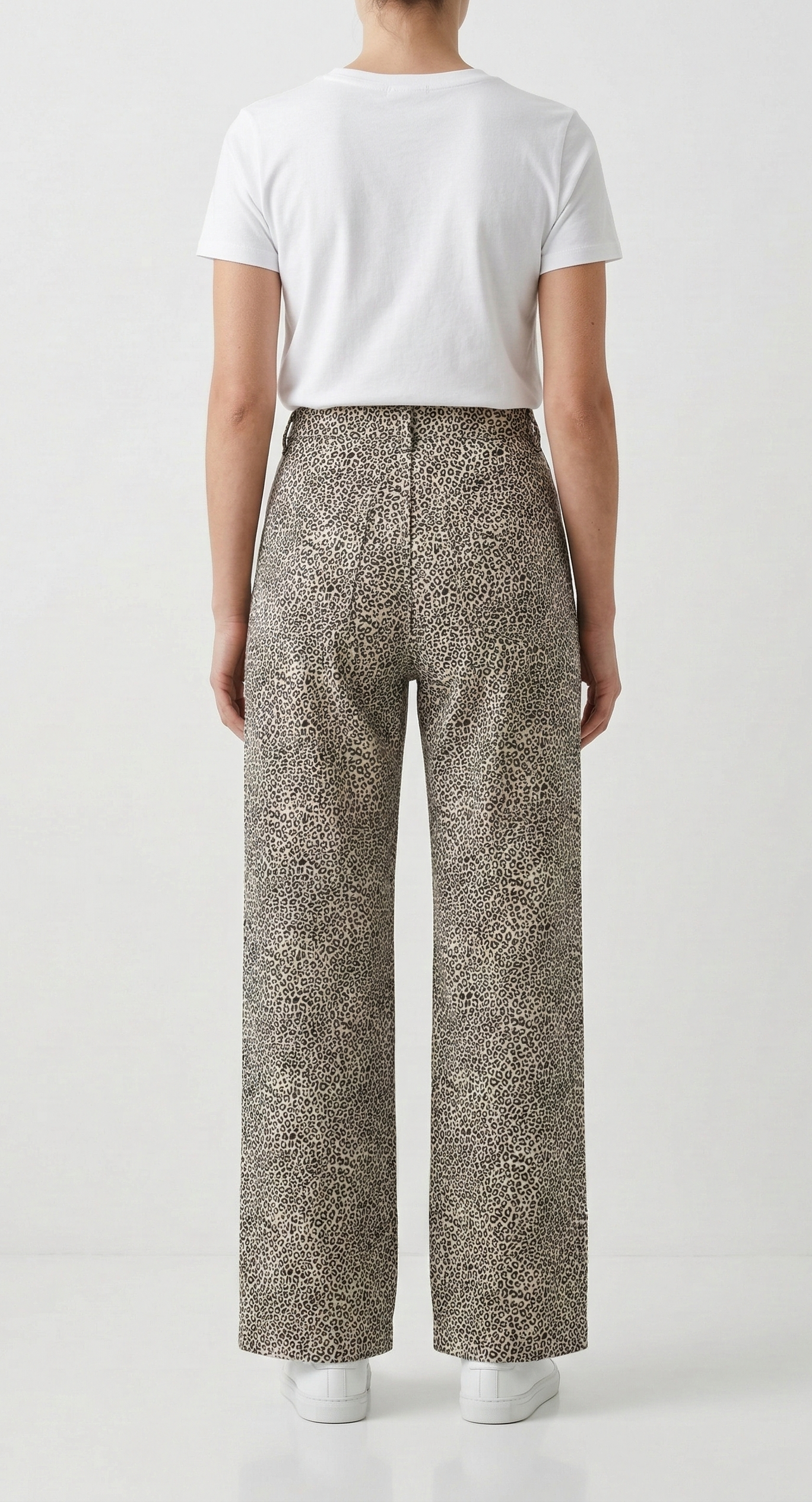 WIDE-LEG LEOPARD PRINT JEANS