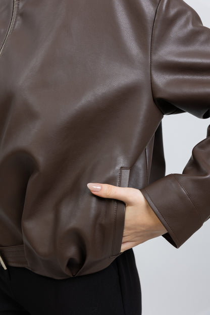 BLOUSON EN SIMILICUIR AVEC CEINTURE