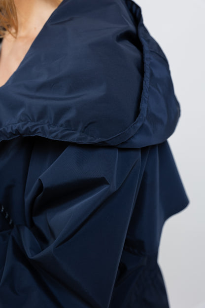 LIGHTWEIGHT PARKA WITH HOOD