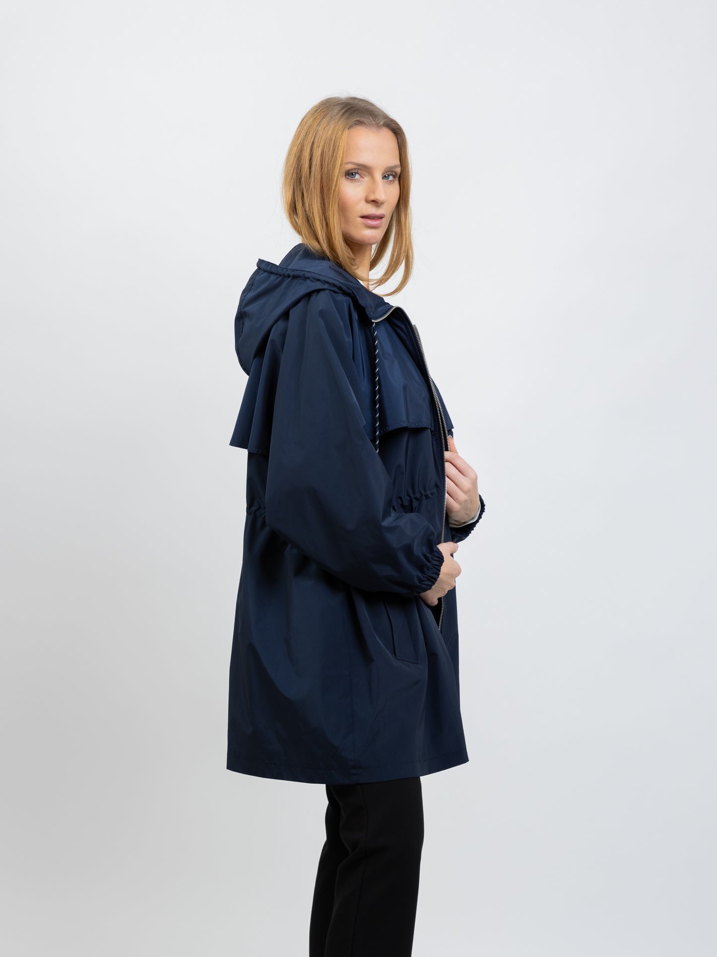 LIGHTWEIGHT PARKA WITH HOOD