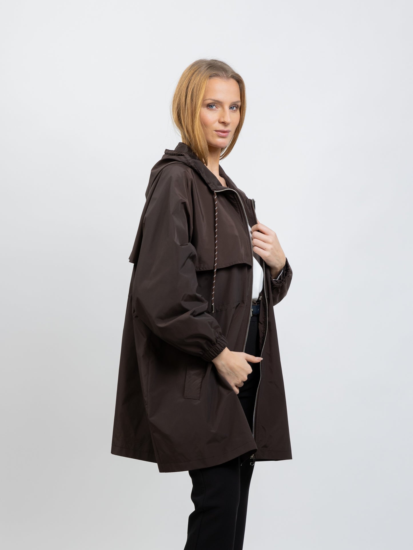 LIGHTWEIGHT PARKA WITH HOOD