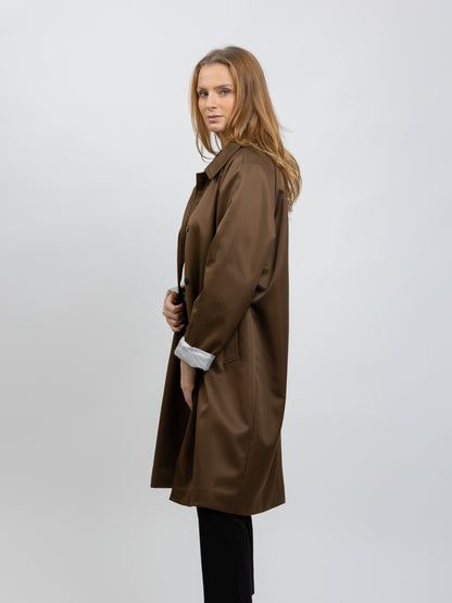 Trench coat with striped lining
