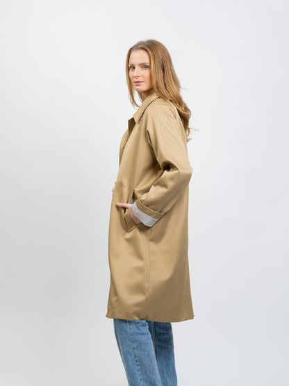 Trench coat with striped lining