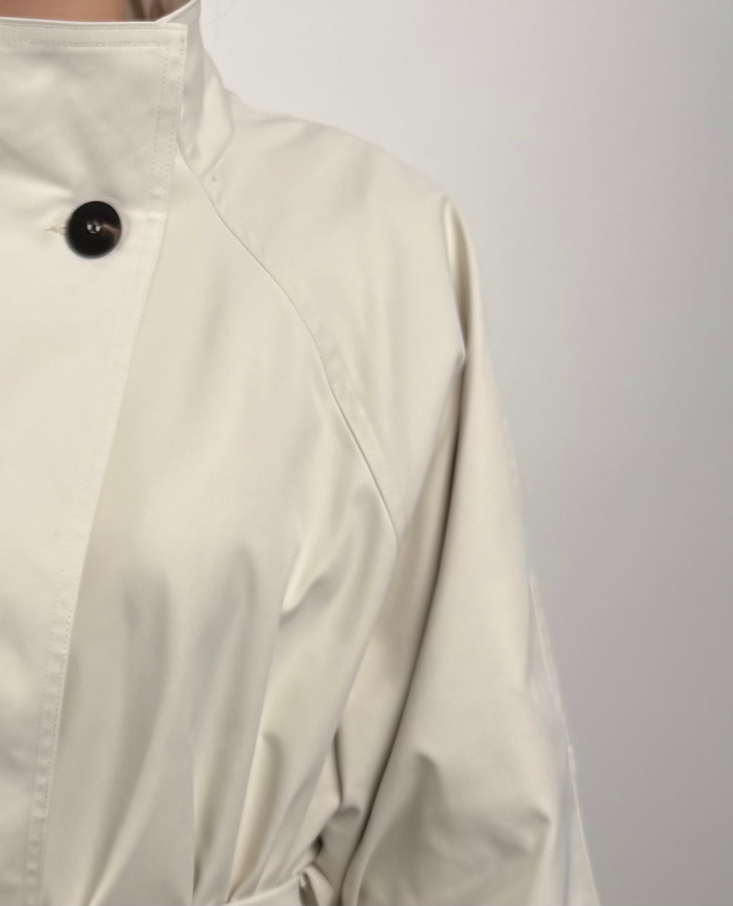 FITTED SHORT TRENCH COAT