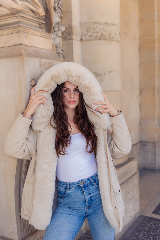 PARKA À INTÉRIEUR ET CAPUCHE FAUSSE FOURRURE