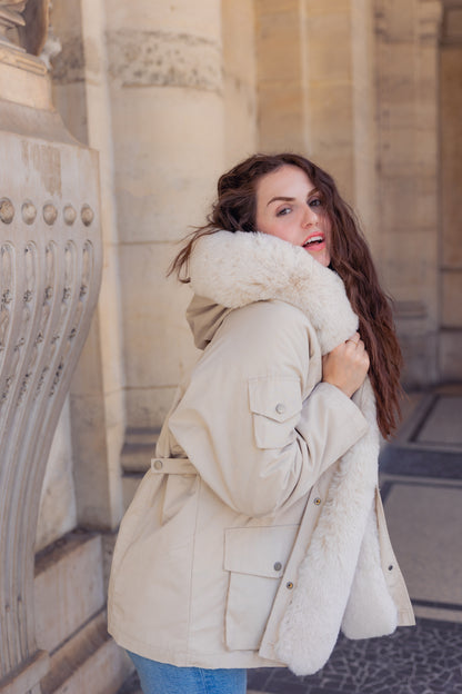 PARKA À INTÉRIEUR ET CAPUCHE FAUSSE FOURRURE