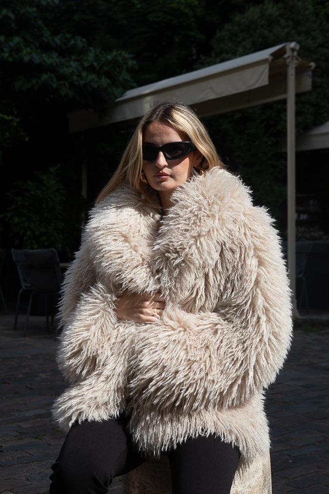 MANTEAU FLUFFY EN FAUSSE FOURRURE