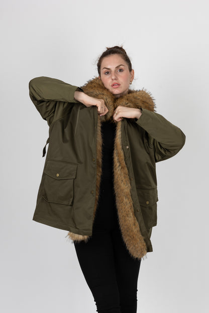 MANTEAU AVEC INTÉRIEUR ET COL EN FAUSSE FOURRURE