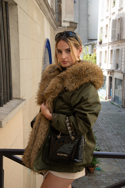 MANTEAU AVEC INTÉRIEUR ET COL EN FAUSSE FOURRURE