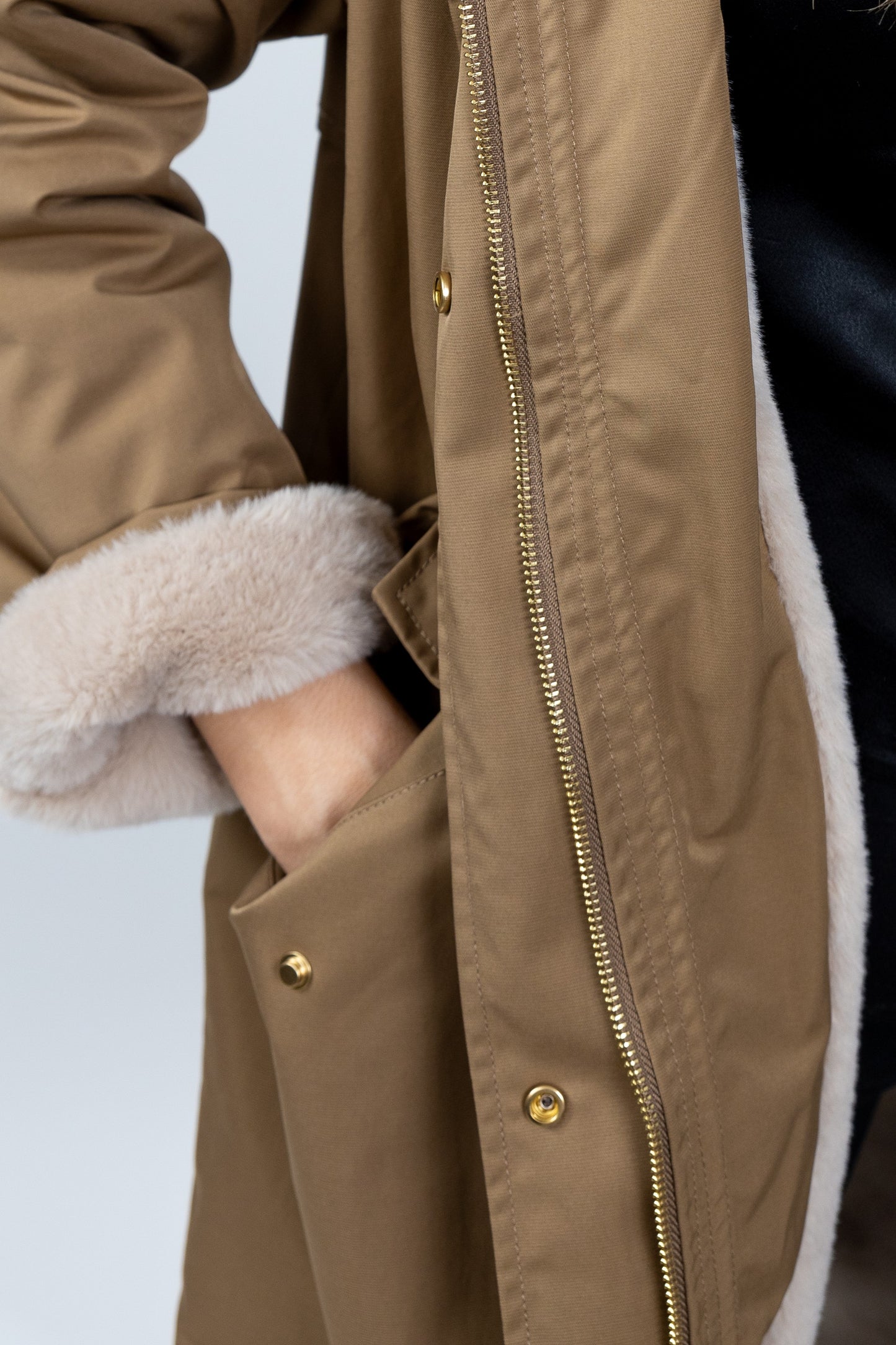 PARKA Á CAPUCHE INTÉRIEUR FAUSSE FOURRURE