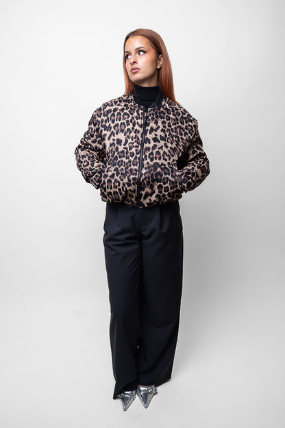 Bomber court Leopard