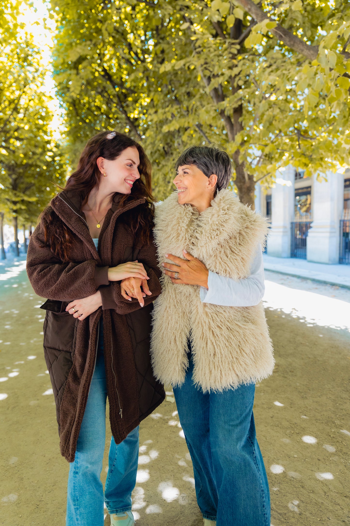 MANTEAU AVEC FAUSSE FOURRURE MOUTON