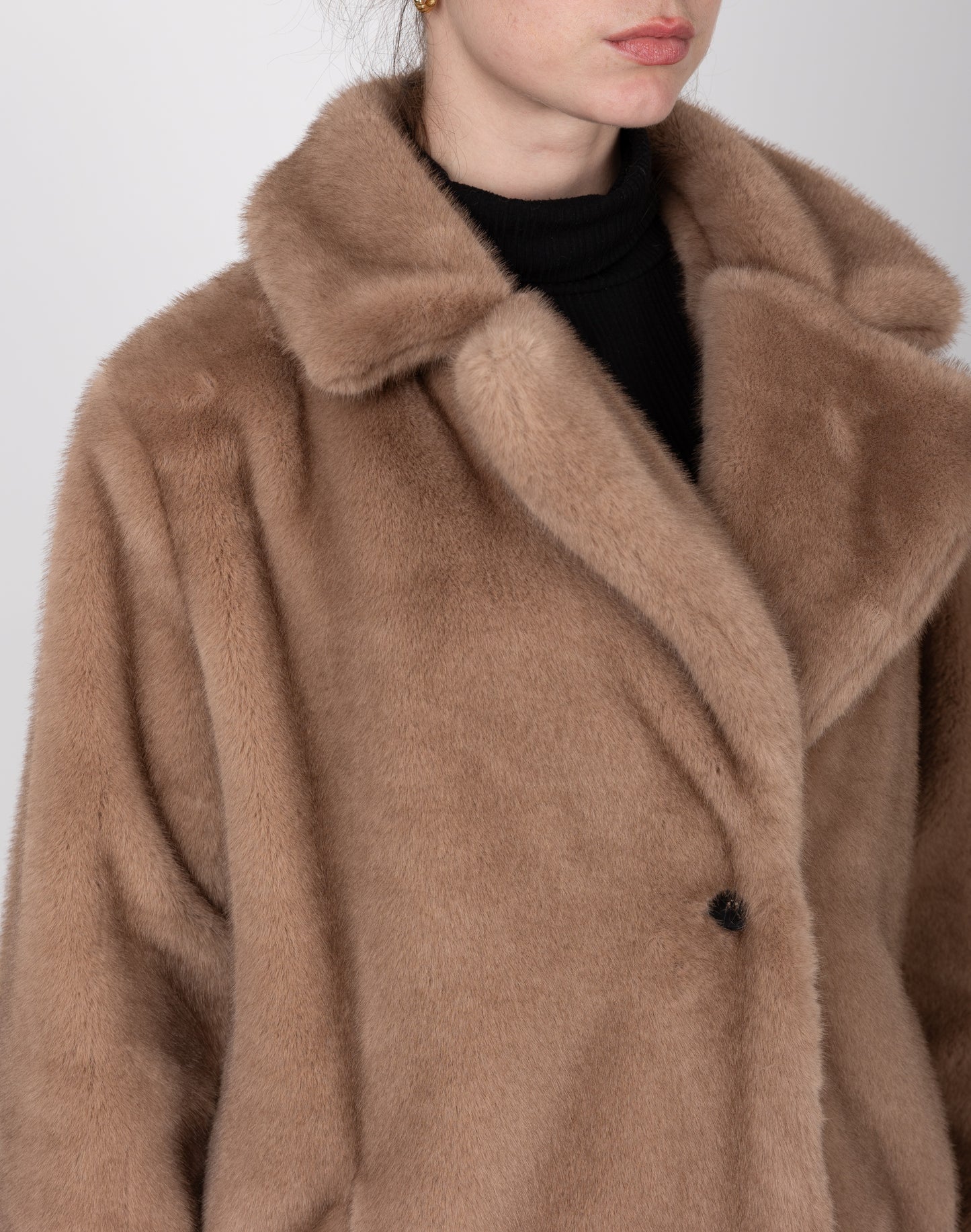 MANTEAU LONG EN FAUSSE FOURRURE