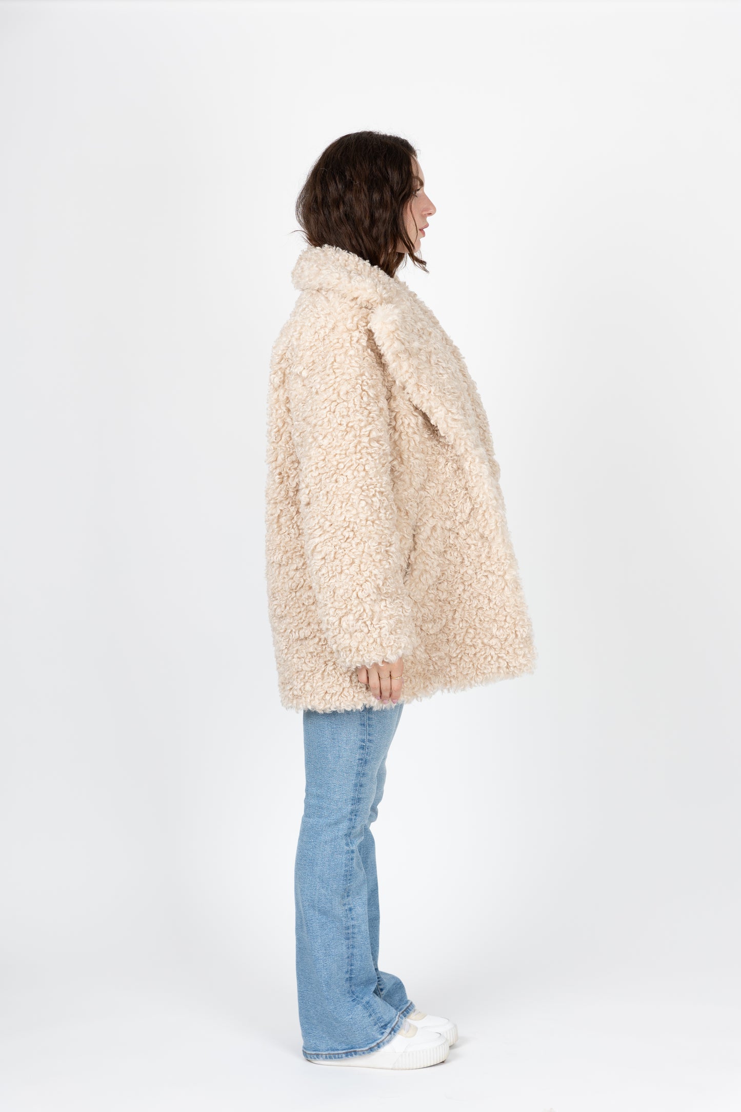 MANTEAU EN FAUSSE FOURRURE MOUTON