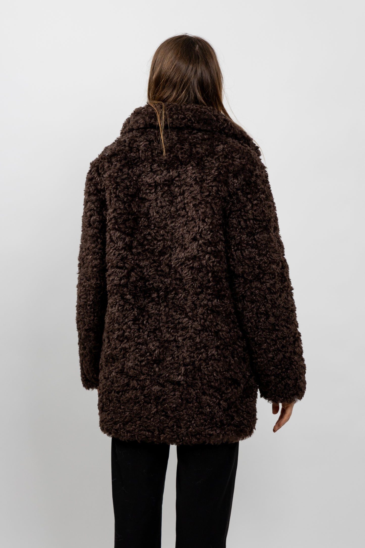 MANTEAU EN FAUSSE FOURRURE MOUTON