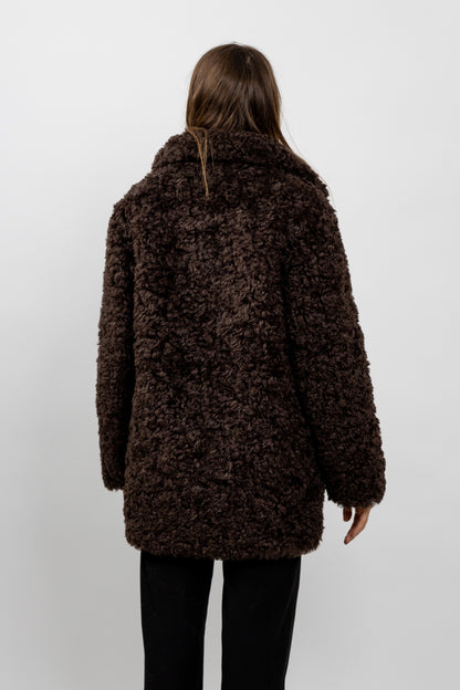 MANTEAU EN FAUSSE FOURRURE MOUTON