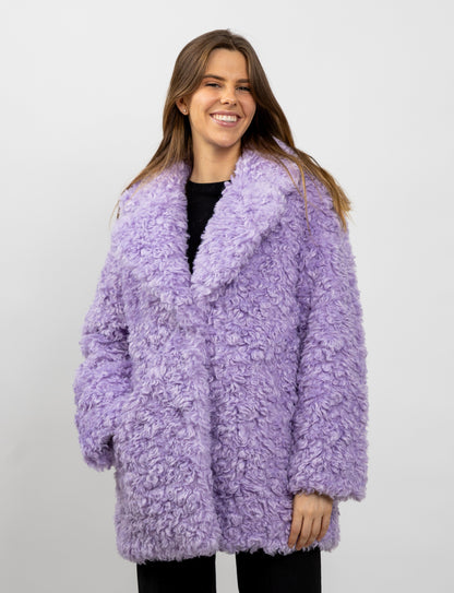 MANTEAU EN FAUSSE FOURRURE MOUTON
