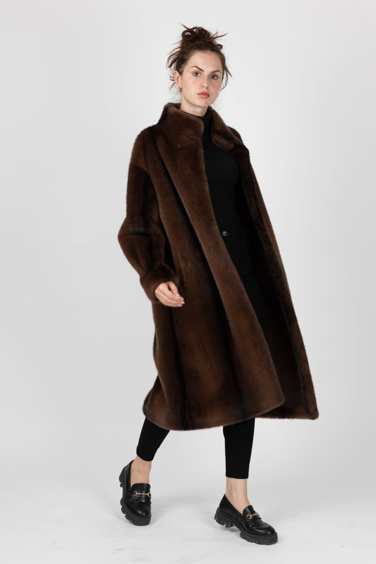 MANTEAU LONG EN FAUSSE FOURRURE À RAYURES