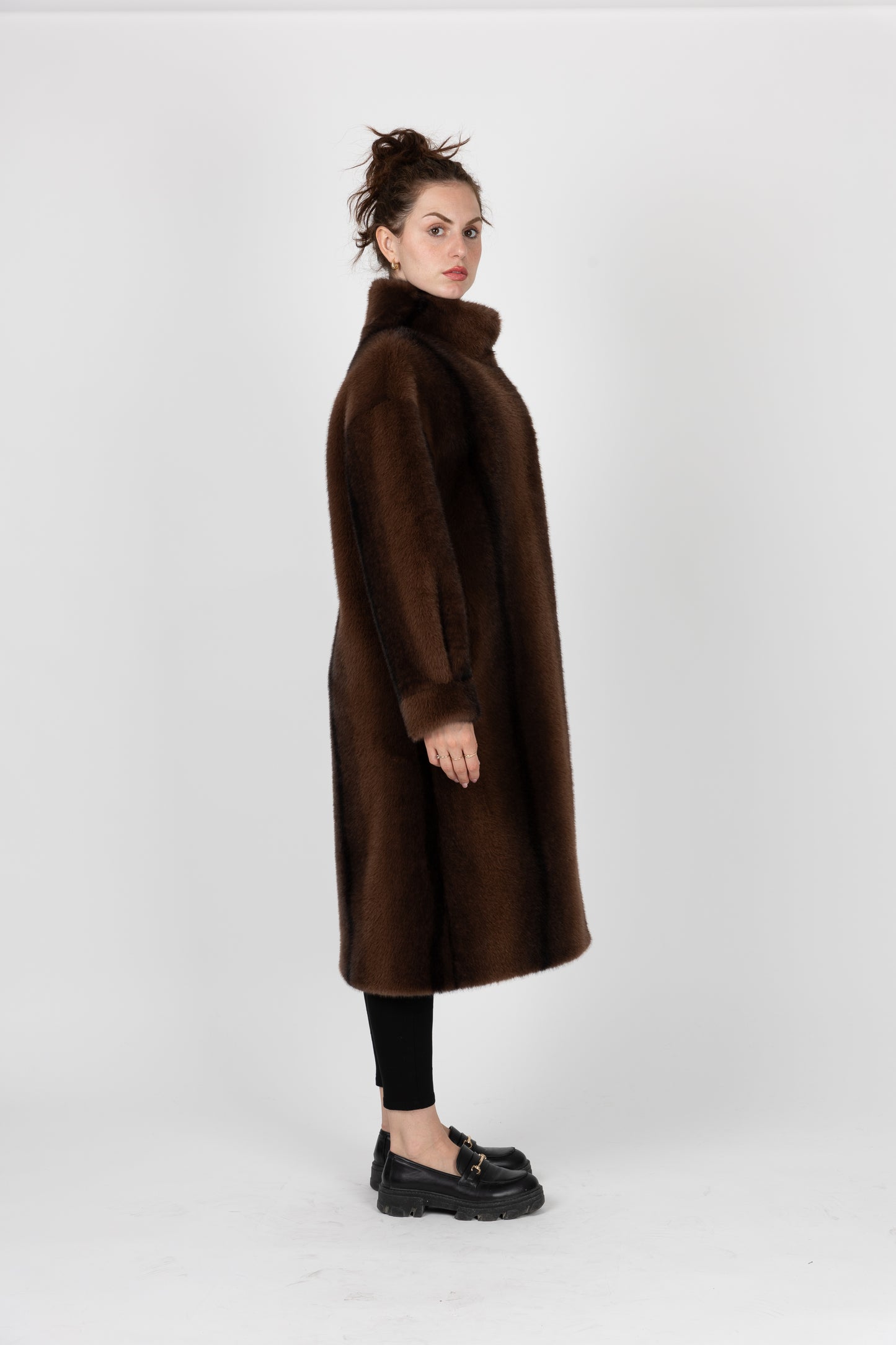 MANTEAU LONG EN FAUSSE FOURRURE À RAYURES