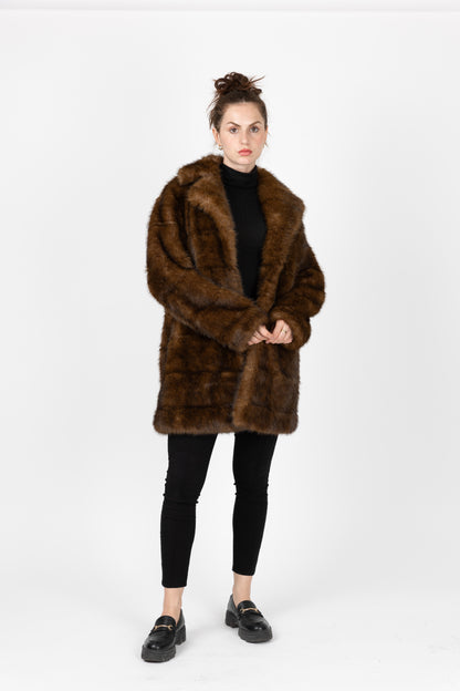 MANTEAU EN FAUSSE FOURRURE À RAYURES