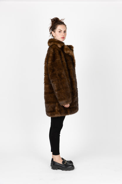MANTEAU EN FAUSSE FOURRURE À RAYURES