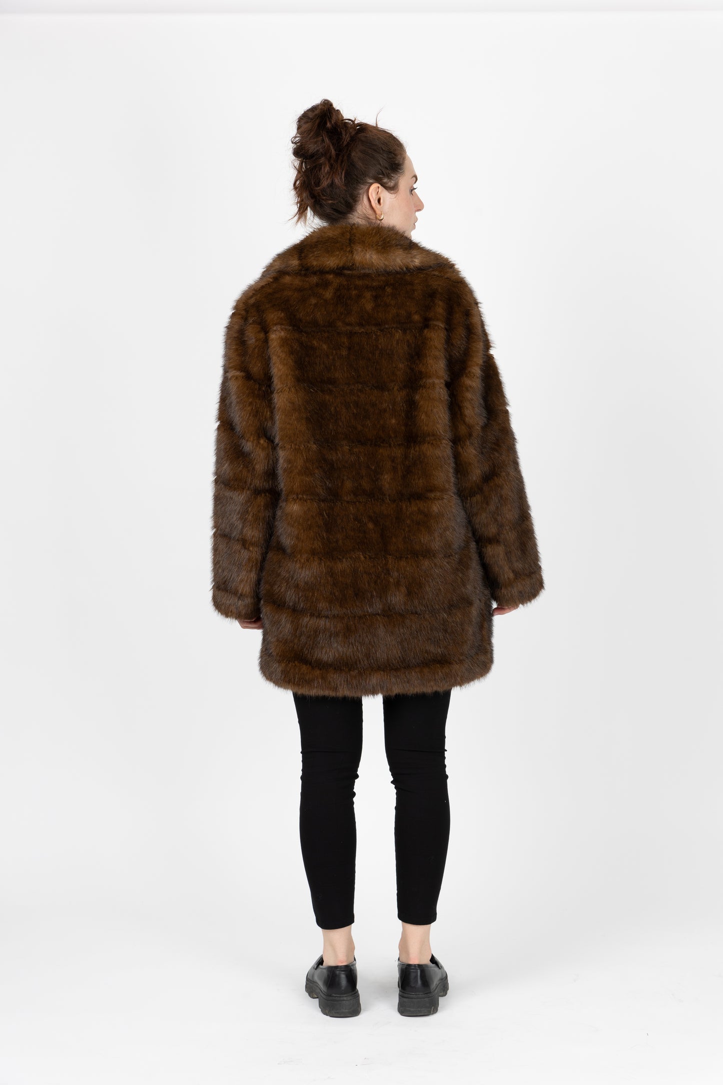 MANTEAU EN FAUSSE FOURRURE À RAYURES