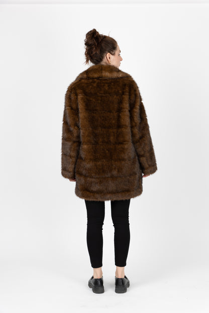 MANTEAU EN FAUSSE FOURRURE À RAYURES