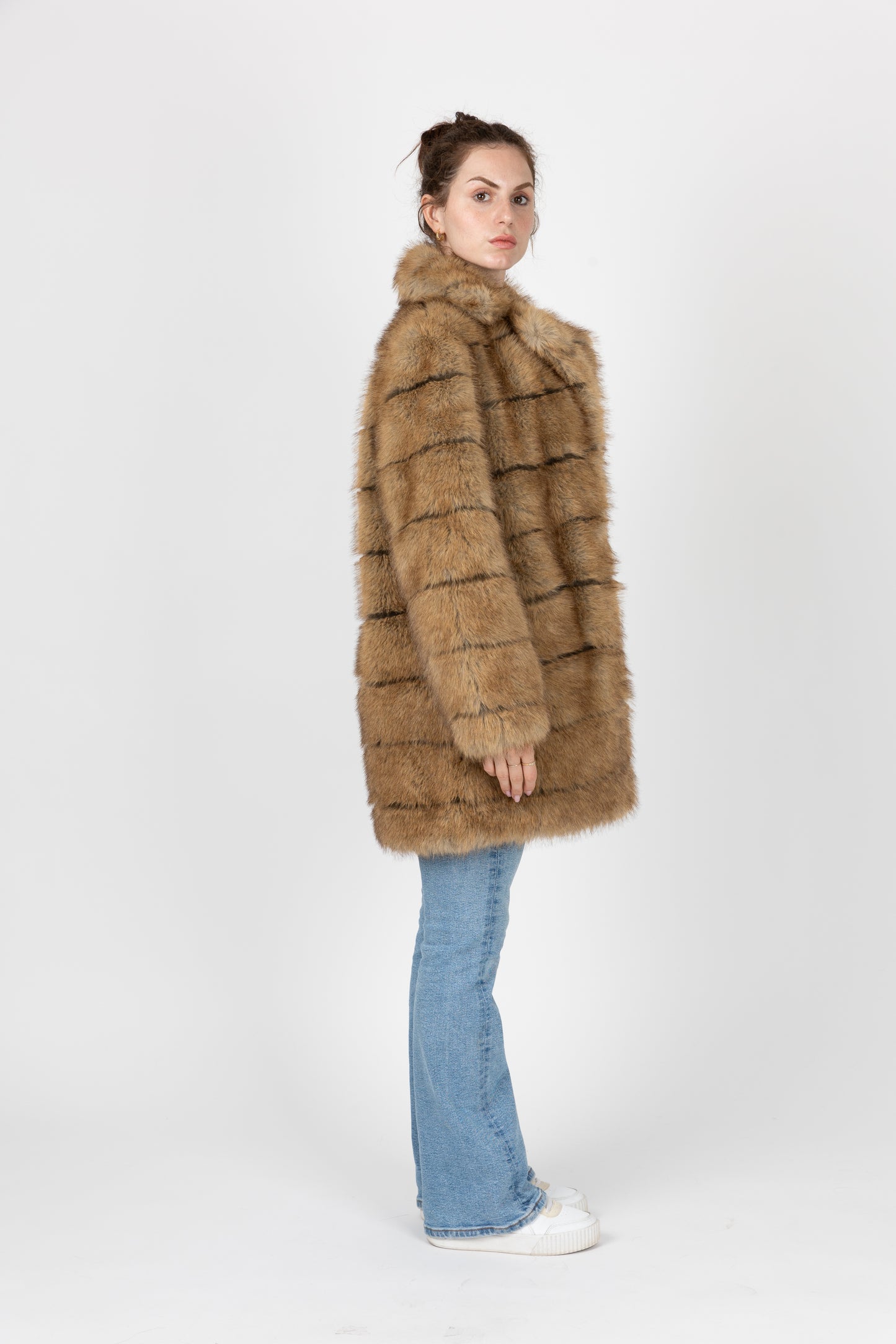 MANTEAU EN FAUSSE FOURRURE À RAYURES
