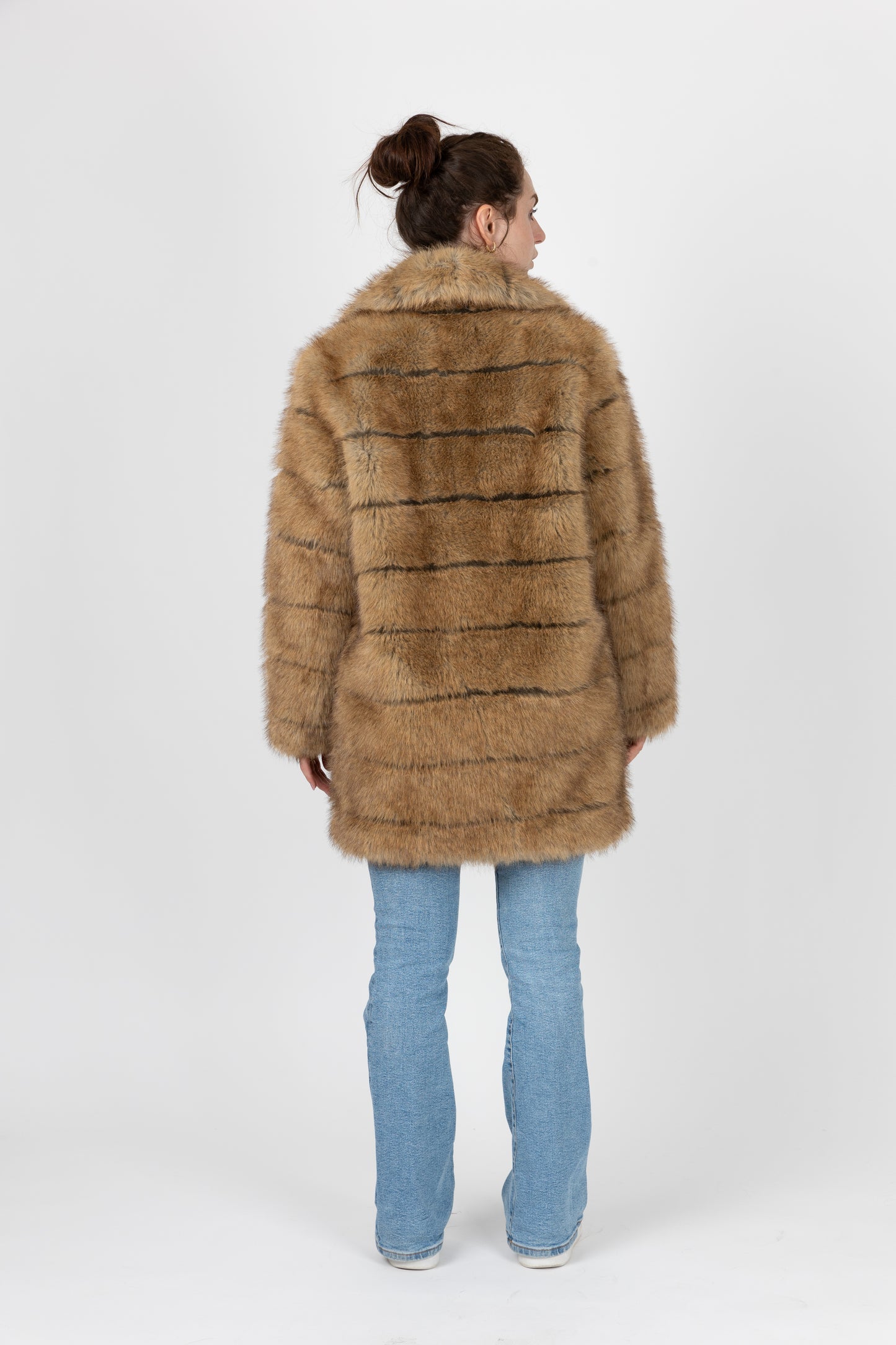 MANTEAU EN FAUSSE FOURRURE À RAYURES