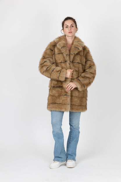 MANTEAU EN FAUSSE FOURRURE À RAYURES
