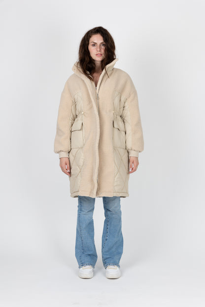 MANTEAU AVEC FAUSSE FOURRURE MOUTON