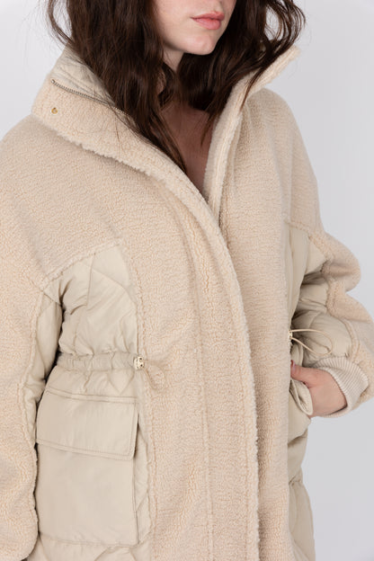 MANTEAU AVEC FAUSSE FOURRURE MOUTON