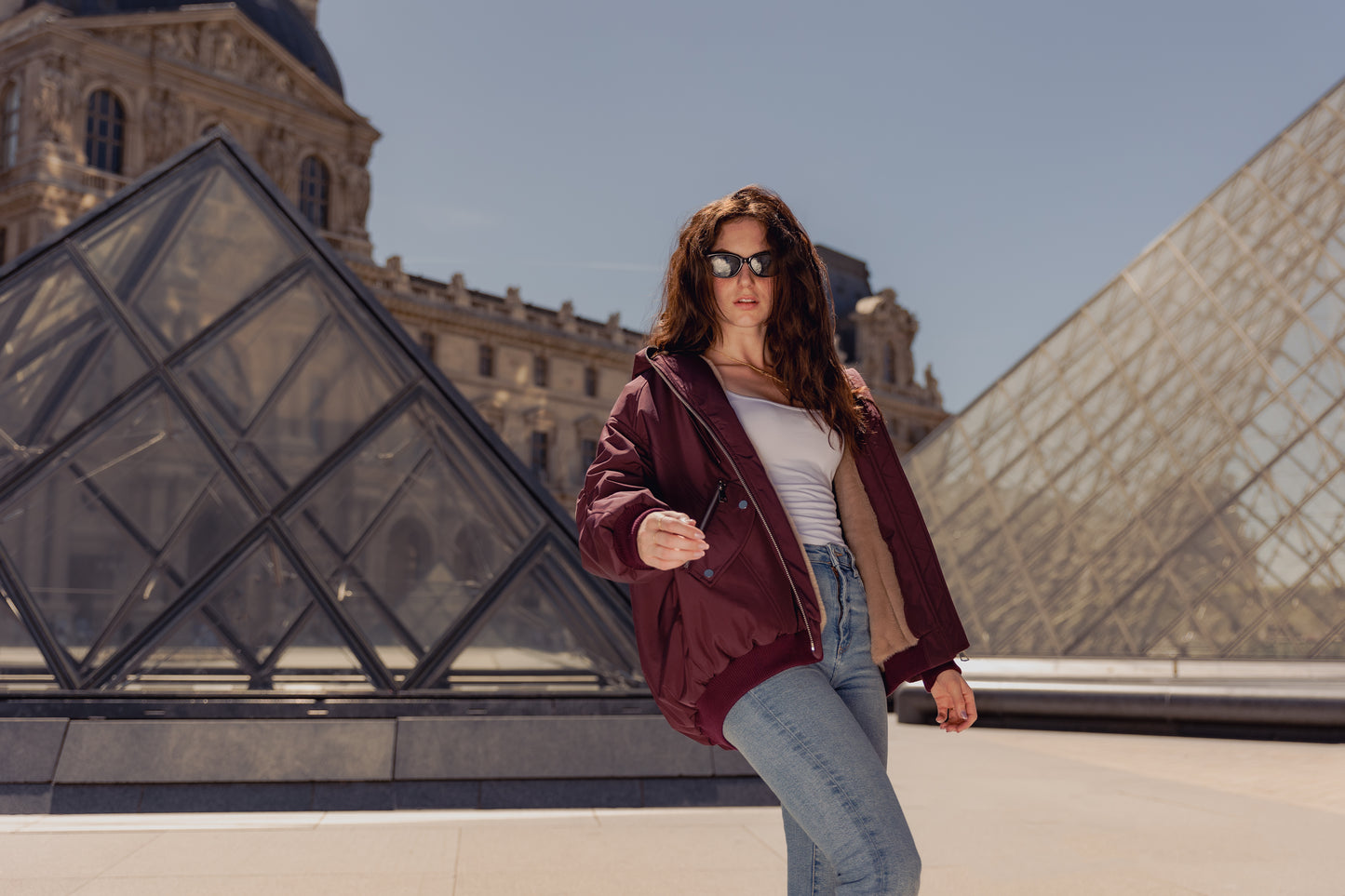 BLOUSON À CAPUCHE AVEC FAUSSE FOURRURE