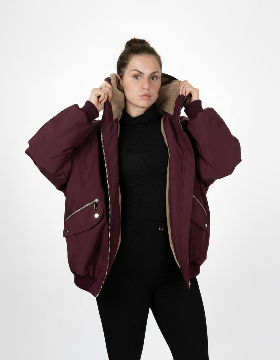 BLOUSON À CAPUCHE AVEC FAUSSE FOURRURE