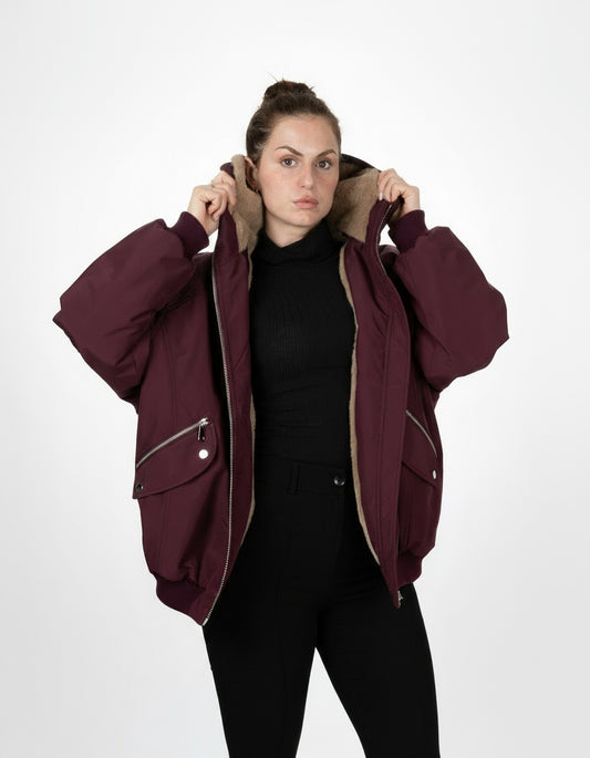 BLOUSON À CAPUCHE AVEC FAUSSE FOURRURE